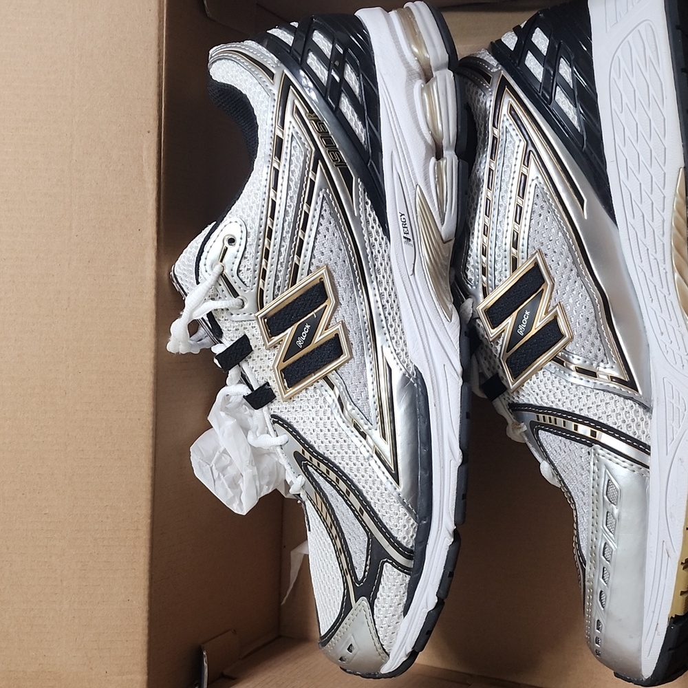 New Balance 1906